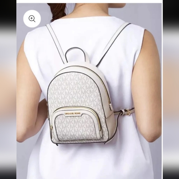 NWT Michael Kors Jaycee XS Backpack - Picture 1 of 13